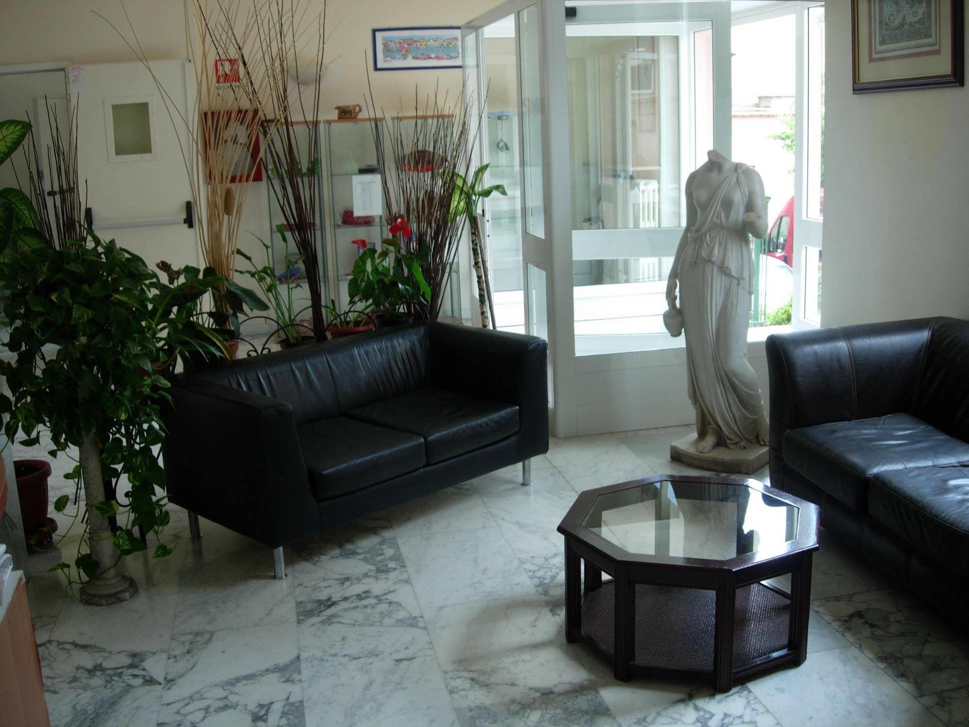 Hostel Foresteria Esercito Della Salvezza